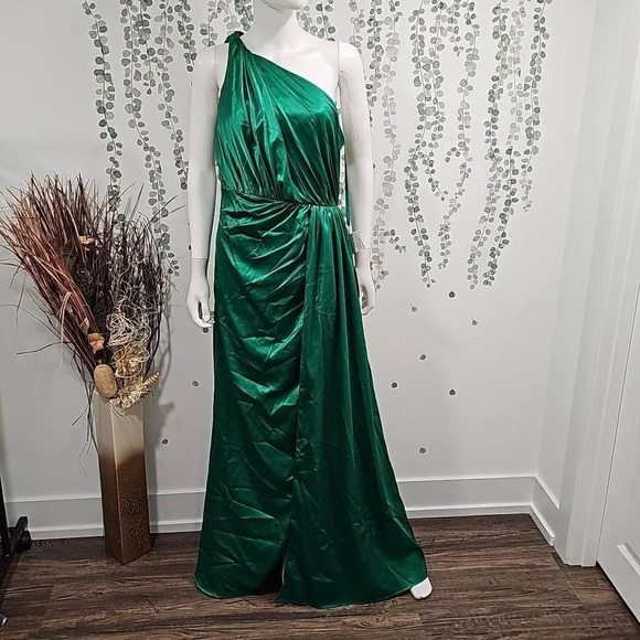 IEENA MAC Duggal One-Shoulder Draped Satin Gown Size 8 - Picture 2 of 13